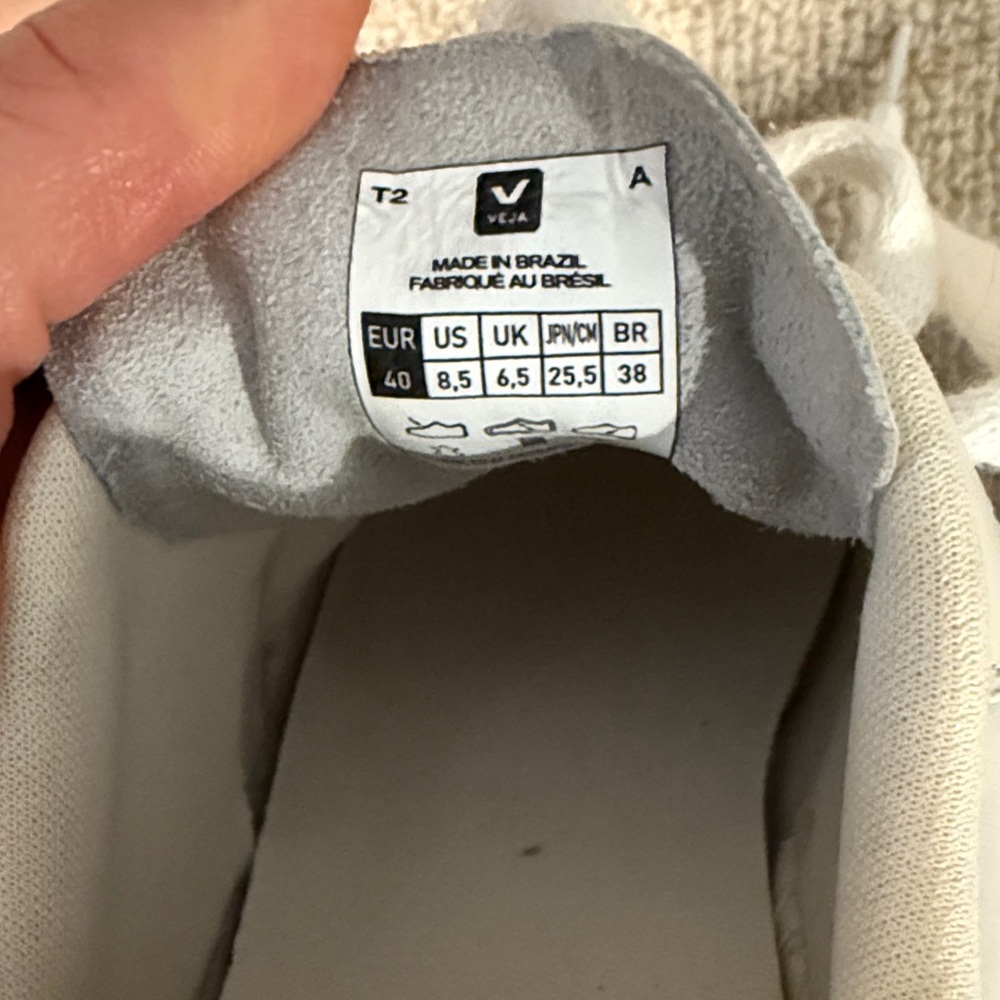 Veja V-90 Women's White Sneakers Size 9 - Picture 8 of 10